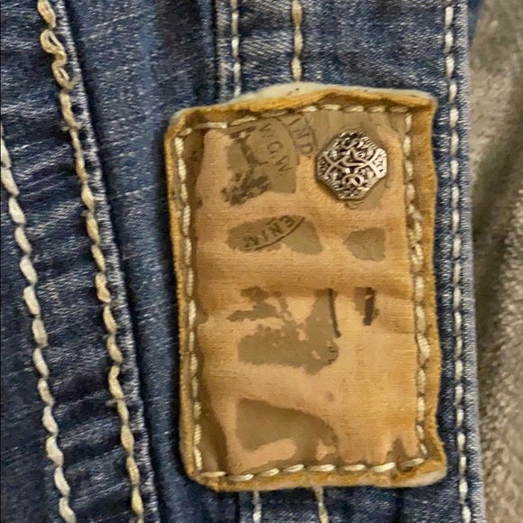 Silver Capris - Picture 5 of 5